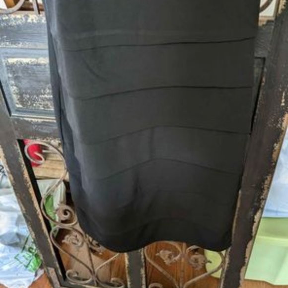 Stunning New Glittery Black Evening Dress - Picture 7 of 10